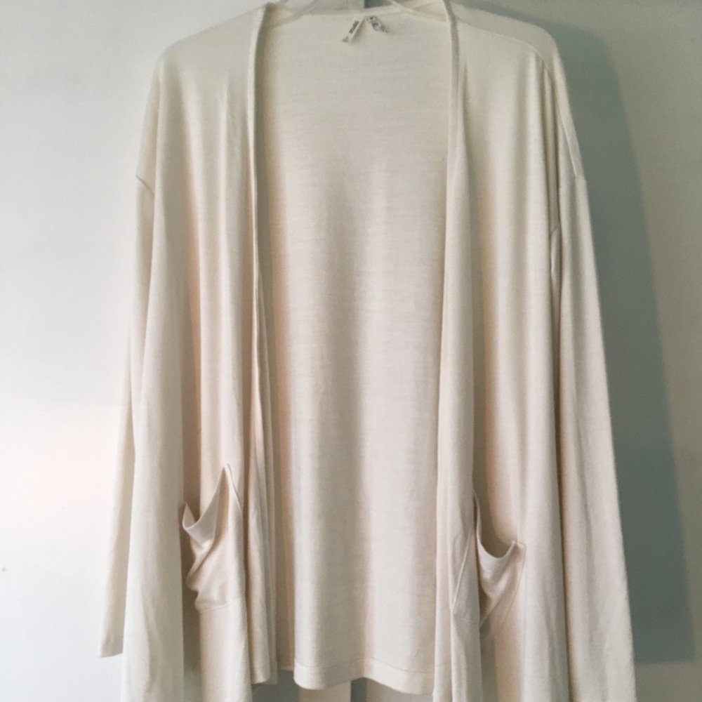 White/Cream sweater from Mudd